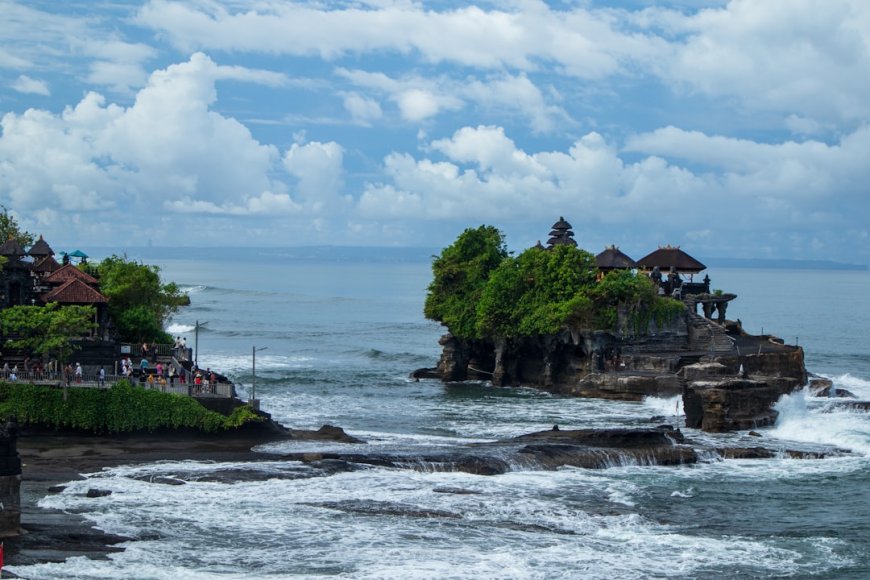 Liburan Anti Mainstream di Bali dan Raja Ampat Jaga Bumi Sambil Berpetualang Seru
