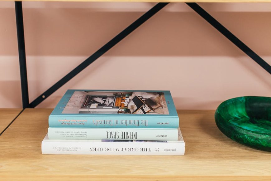 Tips Memaksimalkan Penyimpanan Buku Vertikal di Apartemen