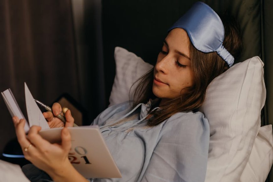 Bongkar Mitos Tidur Malam! Jurnal Reflektif Kunci Kejernihan Mental Sejati