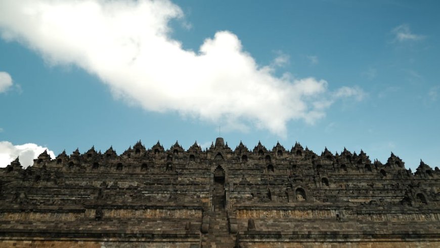 Jelajah Hidden Gems Situs UNESCO Indonesia untuk Petualangan Otentik