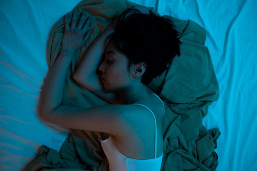 Notifikasi Digital Merusak Tidur Malam? Bongkar Mitos Kesehatan Mental Ini!