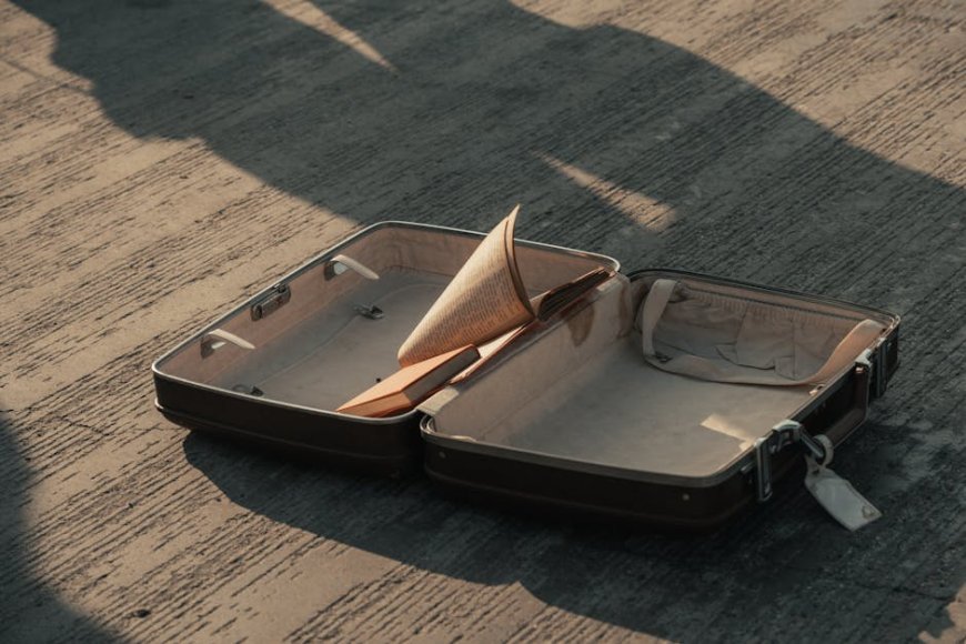 Rahasia Packing Minimalis Traveler Efisien Bawa 7 Barang Penting