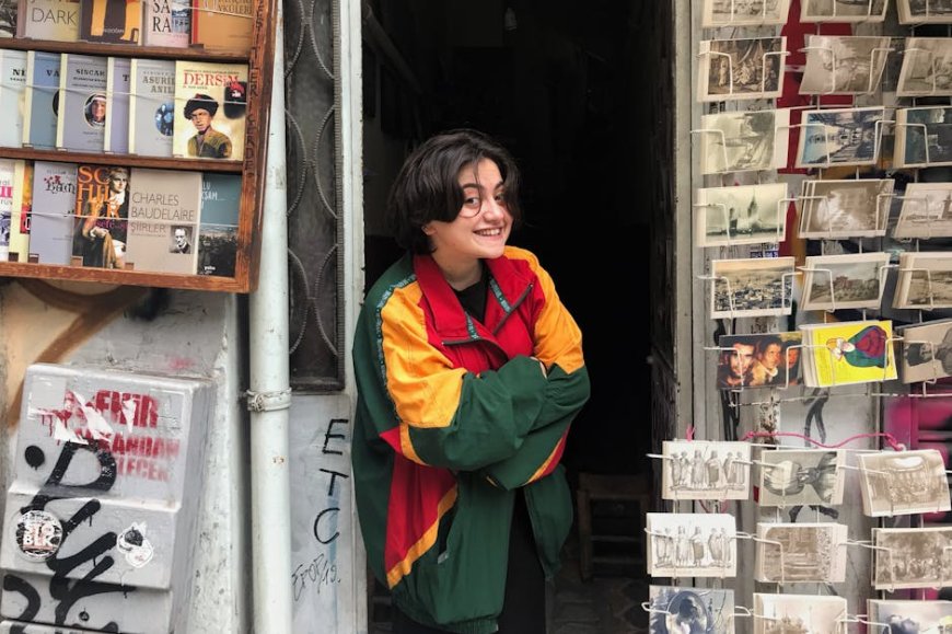 Rahasia Sastra Yogyakarta: Temukan Hidden Gems Lewat Buku dan Kedai Kopi