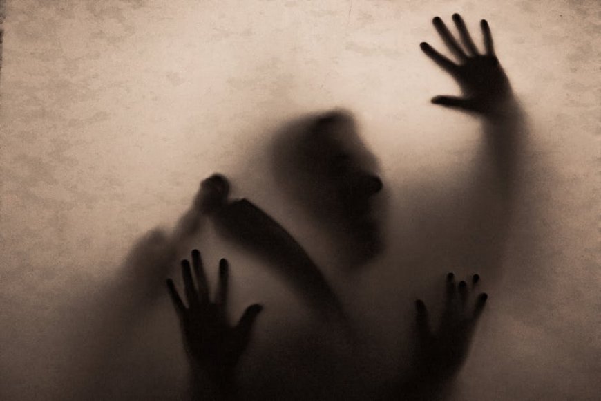 Teman Bawa Pulang Sesuatu dari Pesta, Kini Aku Merasa Diikuti Hantu
