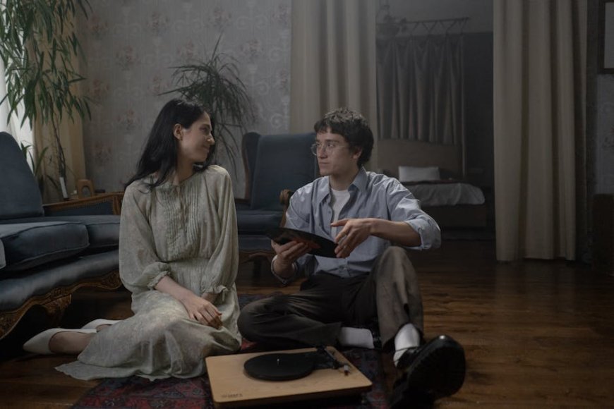 5 Cara Mendengarkan Aktif Agar Hubungan Pasangan Makin Harmonis, Bebas Drama!