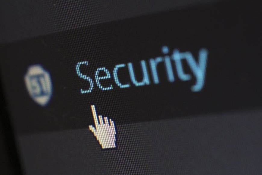 Tips Aman Digital Saat Adopsi Teknologi Pesat Keamanan Siber Tertinggal