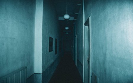 Terjebak Malam Mencekam di Hotel Tua yang Terlarang