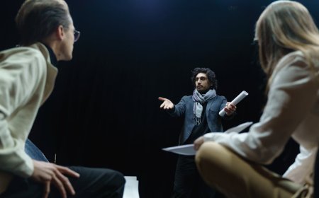 Menjelajahi Harmoni Wayang Potehi dan Opera Peranakan, Warisan Seni Lintas Budaya