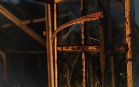 Misteri Jendela Ketiga Belas yang Tak Pernah Boleh Dibuka