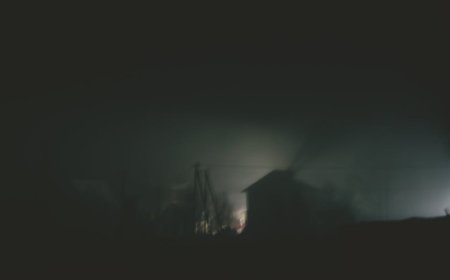 Misi Pertama Tim Kontainmenku Berakhir Tragis di Rumah Lamaku