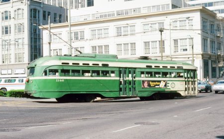Jejak Trem Kolonial Surabaya: Transformasi Sosial Ekonomi dan Warisan Sejarah