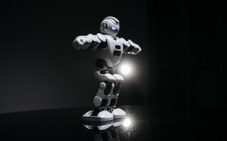 NEO Robot Humanoid Viral Siap Bantu Pekerjaan Rumah Tangga Anda!