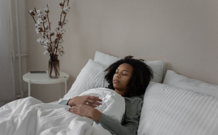 Tidur Malam Nyenyak dan Minimalisme Bongkar Mitos Stres Demi Kesehatan Mental