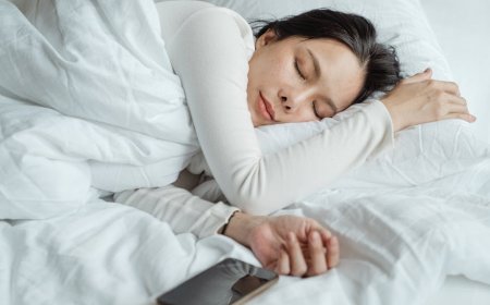 Mitos Digital Detox: Kunci Tidur Malam Nyenyak dan Kesehatan Mental Optimal