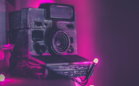 Permainan Polaroid Misterius yang Masih Berlanjut di Tengah Malam