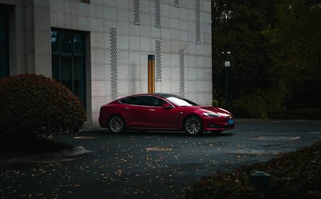 Mobil Listrik Mewah Lagi Seret Penjualan, Ada Apa Ya?