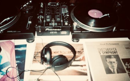 Bikin Musikmu Punya Karakter! Tips Ciptakan Suara Kaset dan Vinyl Klasik