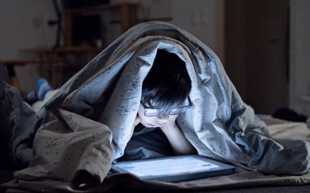 Jangan Salah Kaprah! Atur Waktu Layar Anak, Jaga Mata dan Tidur Optimal