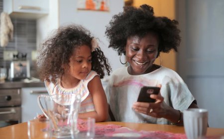 Mitos Anak Cerdas Sering Scrolling, Ini Fakta Dampak Gadget pada Mental