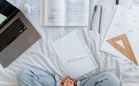 AI di Kelas: 7 Cara Mudah Belajar Efektif dan Kreatif dengan Teknologi