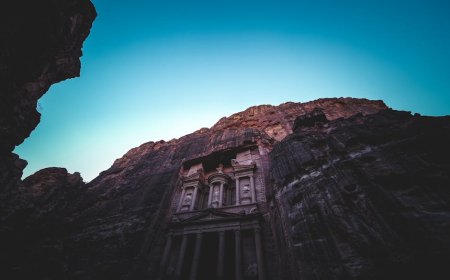 Petualangan ke Situs Prasejarah Tersembunyi di Indonesia yang Jarang Dikunjungi