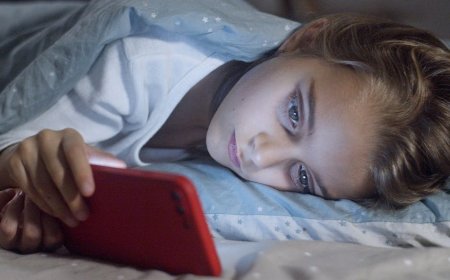 Anak Stres dan Gelisah? Bongkar Mitos Jadwal Padat dan Stimulasi Berlebihan