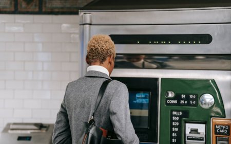 Tips Jitu Menghindari Penipuan Pembayaran Digital di Transportasi Publik