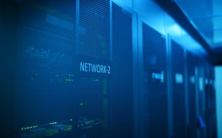 Keluarga Menteri Dagang Trump Untung Besar dari Bisnis Data Center