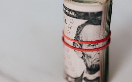 Rupiah 2025: Proyeksi BCA dan Efek Bunga The Fed pada Investasi Anda