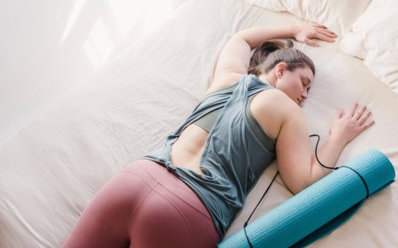 Bongkar Mitos Nyeri Punggung Bawah! Postur Buruk Rusak Tidur Malammu?