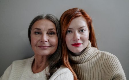 Cara Mudah Ubah Pakaian Lama Jadi Barang Baru di Rumah