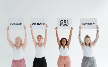 Ofcom Ancam Buka-Bukaan Platform Seksism Online, Kritikus: Buat Aturan Hukum!