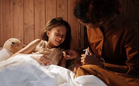 Bongkar Mitos Ramuan Herbal Anak Atasi Demam dan Sulit Tidur Malam