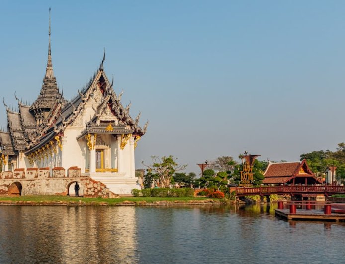 Bangkok Rahasia: Petualangan Spiritual di Kuil Kuno Tak Terjamah