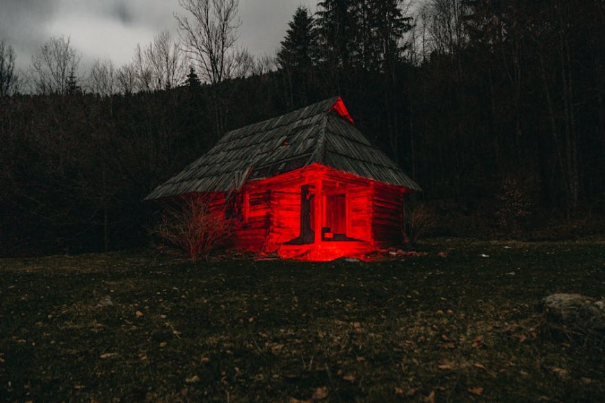 Misteri Kabin Alaska yang Tiba-tiba Bermunculan di Tengah Malam