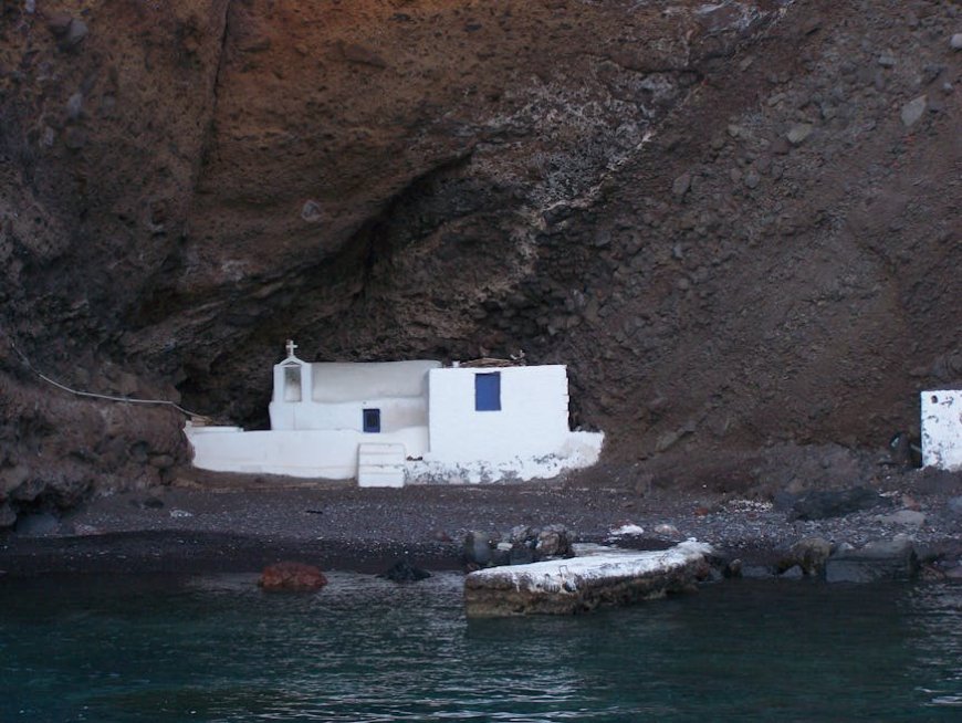 Menjelajah Situs Maritim Tersembunyi di Jawa dan Sumatra