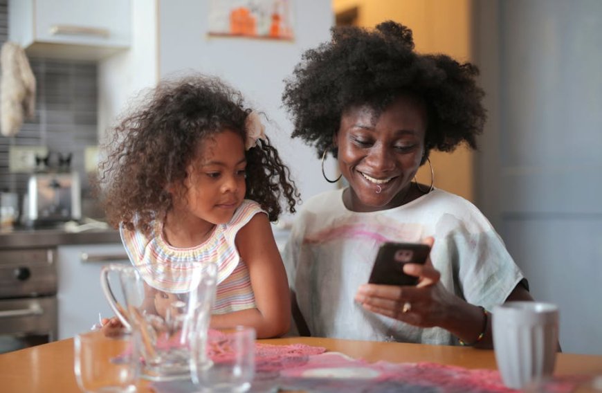 Mitos Anak Cerdas Sering Scrolling, Ini Fakta Dampak Gadget pada Mental