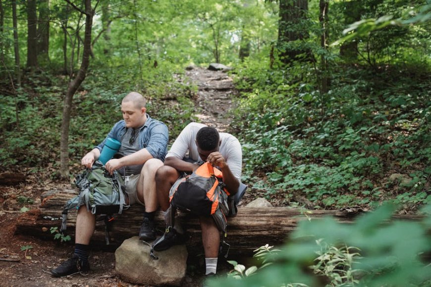 Checklist Wajib Trekking Medan Vulkanik dan Hutan Indonesia