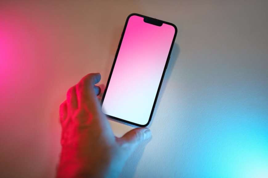 Layar iPhone Berkedip Ungu Saat Tutup Aplikasi iOS 26.1? Ini Solusinya!