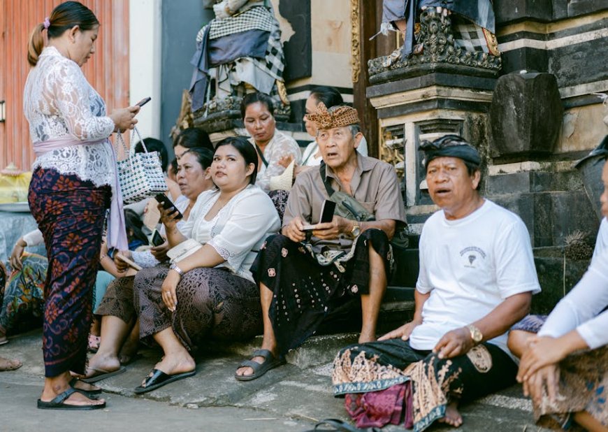 Petualangan ke Situs Prasejarah Indonesia dan Tradisi Uniknya
