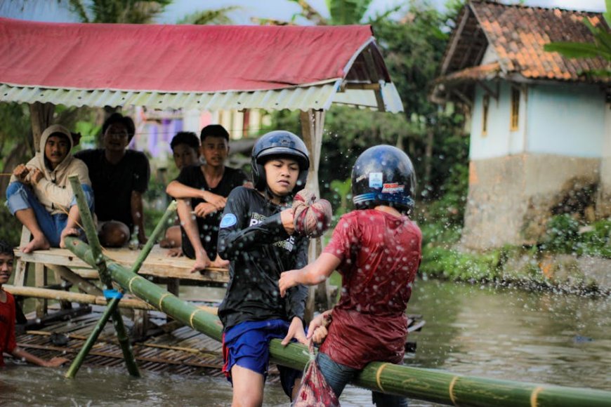 Tips Menangani Cedera Saat Arung Jeram di Sungai Indonesia