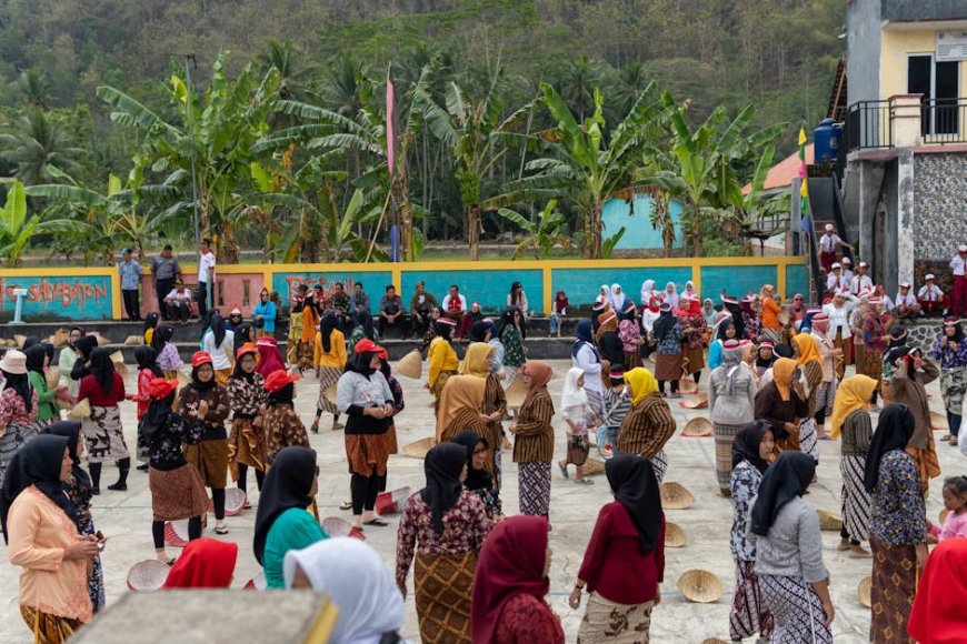 Menyusuri Ritual Prasejarah yang Masih Hidup di Desa Indonesia