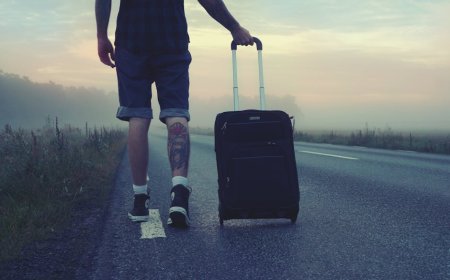 Panduan Ultra Hemat Jelajahi Dunia dengan Couchsurfing dan Hitchhiking