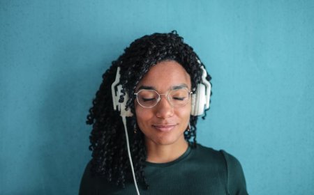 Hidup Lebih Bahagia! Tips Pakai Aplikasi Musik & Mood Tracker Tiap Hari