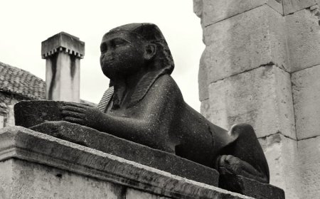 Menguak Waktu Kuno: Perjalanan Astronomi Membentuk Kalender Mesir dan Romawi