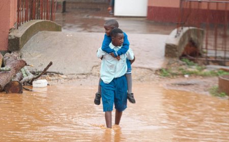 Dramatis! Pemuda Aceh Tamiang Selamat Setelah 7 Jam Terjebak Banjir Dahsyat