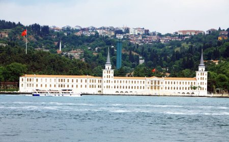 Paul Giamatti Menggila di Klip Star Trek Starfleet Academy Terbaru, Bikin Penasaran!