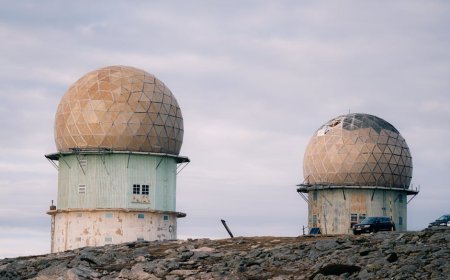 Jejak Jaringan Komunikasi Perang Dingin dari Pos hingga Penyadapan
