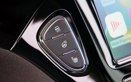 Mengenal Asisten AI Rivian untuk Mobil Listrik Rilis 2026