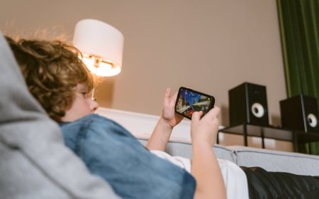 Ayaneo Pocket Play Ponsel Slider Android Baru untuk Gaming Modern